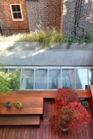 Terrasse sur le toit en bois contemporaine d'en haut