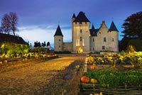 Potager et Château du Riveau illuminés la nuit