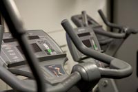 Machines d'entraînement en salle de gym