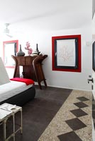 Chambre moderne avec sol décoratif