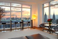 Barre de verre avec vue sur la ville de New York
