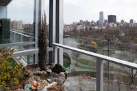 Balcon minimal avec vue sur Central Park