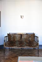 Canapé imprimé léopard