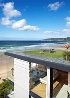 Maison contemporaine avec vue sur la plage