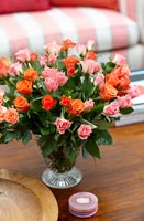 Roses sur table basse