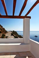 Balcon avec vue sur la mer Égée