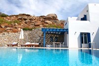 Villa grecque traditionnelle et piscine