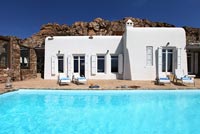 Villa grecque et piscine