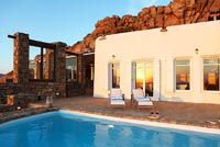 Villa grecque et piscine