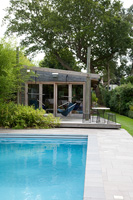 Jardin avec piscine et cabane d'été