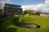 Jardin contemporain avec terrasse en contrebas