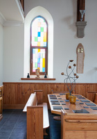 Salle à manger dans une ancienne église