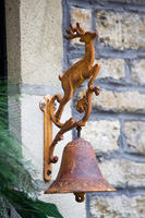 Cloche de porte en fer rouillé avec motif cerf