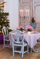 Salle à manger décorée pour Noël