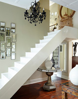 Escalier blanc moderne