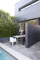 Maison et patio contemporains