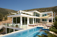 Maison contemporaine et piscine