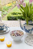 Set de table de jardin pour le goûter de Pâques