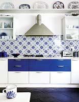 Éléments de cuisine bleu et blanc