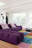 Canapé contemporain violet