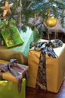 Cadeaux de Noël sous l'arbre