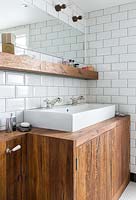Armoires de salle de bain en bois