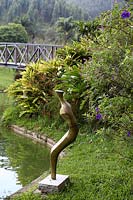Sculpture de jardin moderne