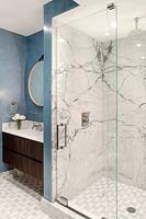 Cabine de douche en marbre