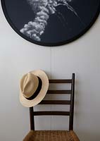 Chapeau de Panama sur chaise