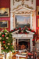 La salle à manger cramoisie décorée pour Noël, Castle Howard