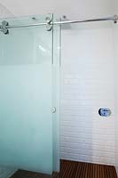 Cabine de douche à portes coulissantes