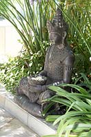 Statue asiatique