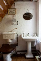 Lavabo et toilettes traditionnels