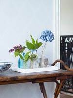 Affichage floral sur table console