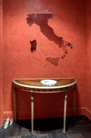Table console antique avec miroir en forme d'Italie