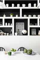 Étagère intégrée moderne en salle à manger de cuisine noir et blanc