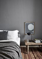 Chambre moderne grise et blanche