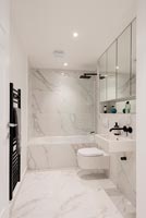 Salle de bain en marbre moderne