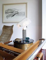 Lampe de table décorative dans un salon moderne