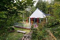 Maison moderne avec terrasse en bois