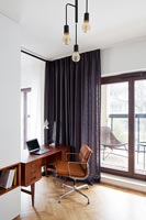 Bureau moderne avec mobilier vintage