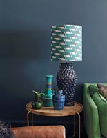 Lampe moderne avec vases