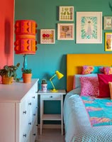 Chambre moderne colorée