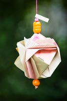 Origami en papier peint à la main vintage