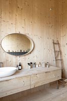 Salle de bain en bois moderne