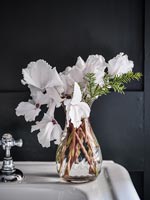 Fleurs classiques dans un vase