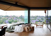 Chambre contemporaine avec vue panoramique