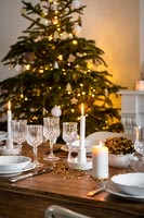 Table à manger décorée pour Noël