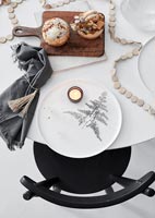 Détail de la table à manger noir et blanc - Noël