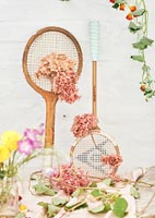 Raquettes de tennis décorées de fleurs